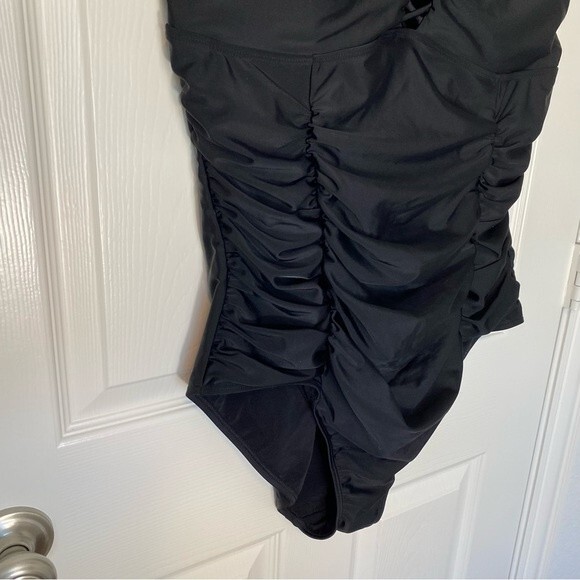 NWT Torrid Swimsuit Lattice Front Cage One Piece Ruche Wireless SZ 3X - Picture 4 of 12